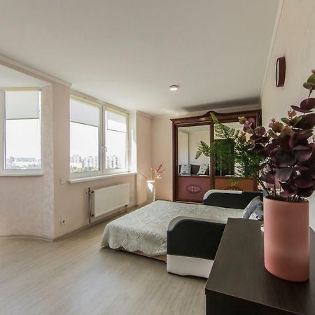 Super View, Luxury Apartment Near Chernihiv Metro. Kyiv Exterior photo